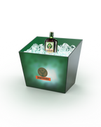 Groene ijsbucket met Jägermeister-fles en ijsblokjes 