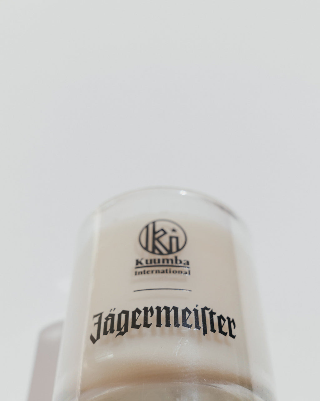 Jägermeister-kaars verticaal van bovenaf