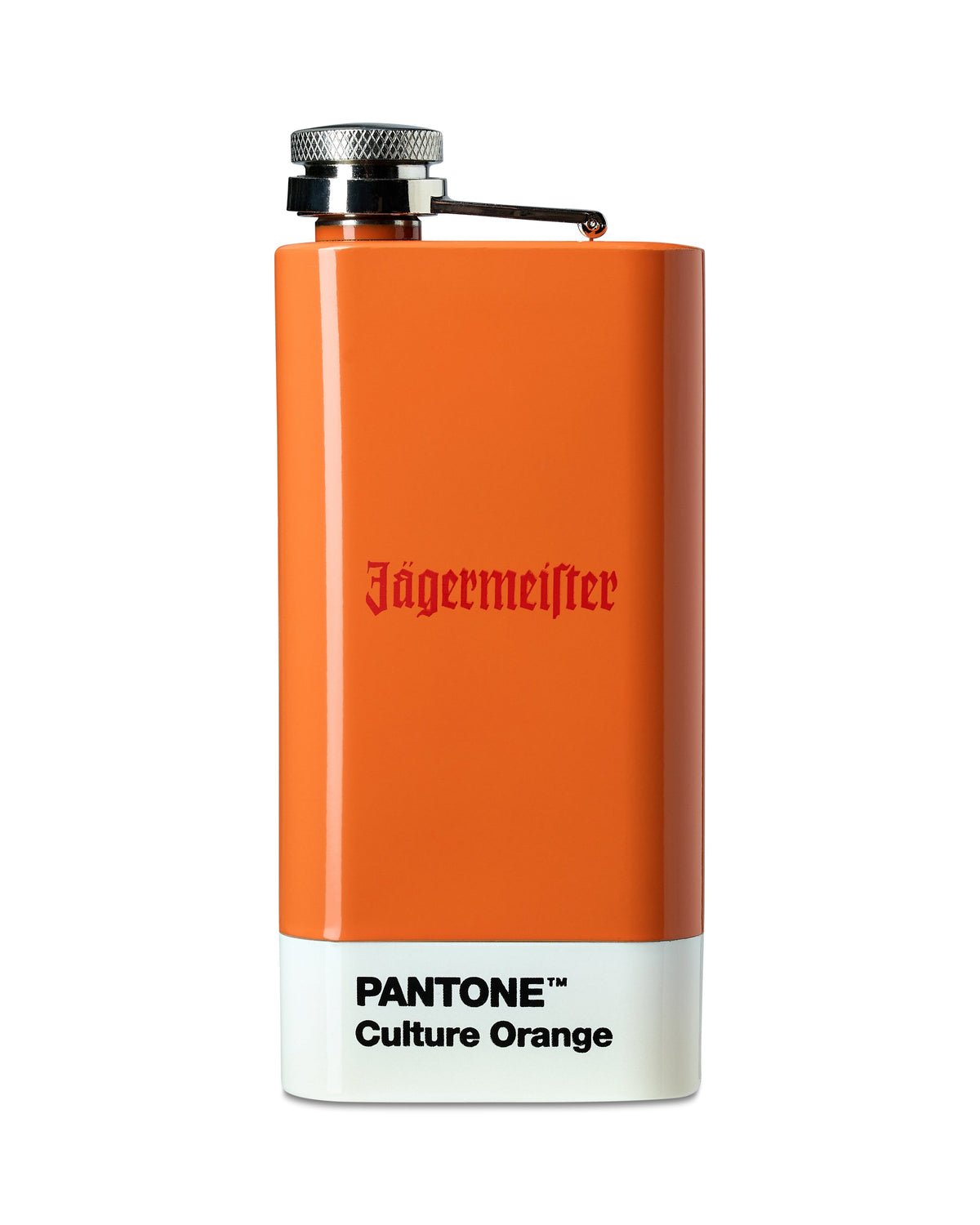 Oranje drinkfles met Jägermeister en Pantone Culture Orange-tekst op een witte achtergrond
