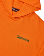 Oranje hoodie met groene Jägermeister-woordmarkering op de borst.