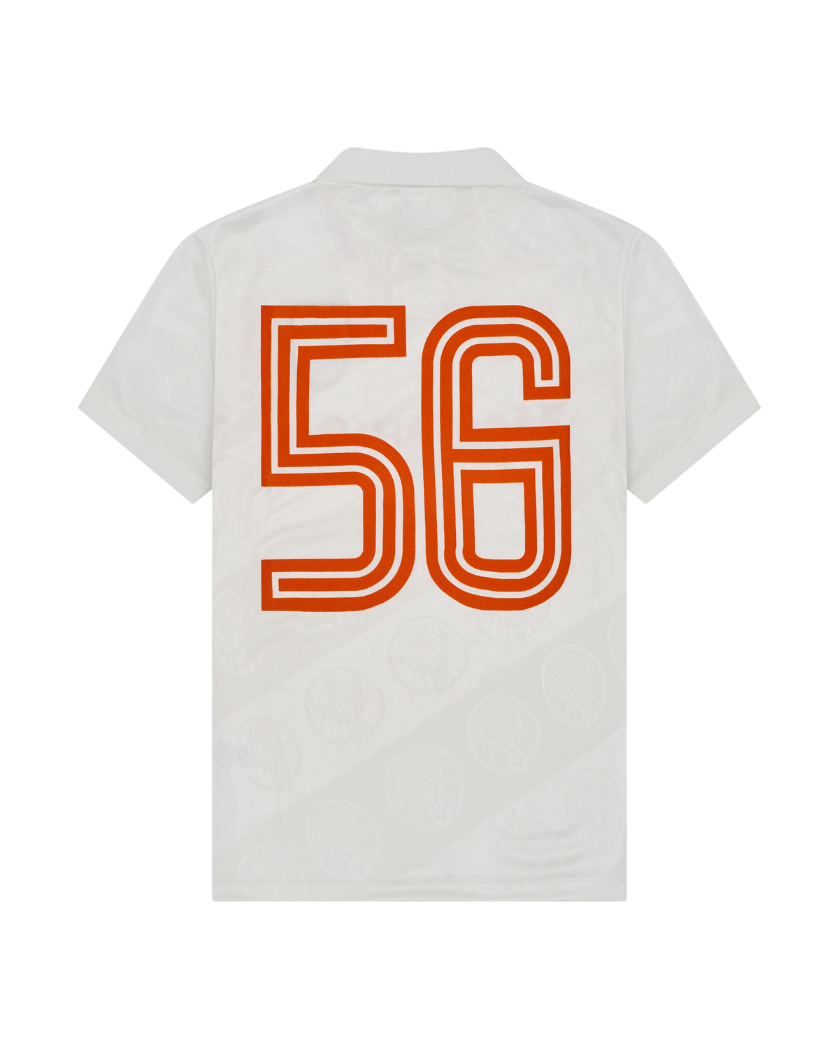 Wit shirt met oranje '56'-design op de achterkant.