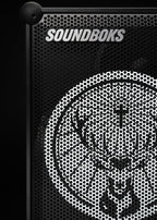 Zwarte Soundboks-speaker met Jägermeister-merklogo